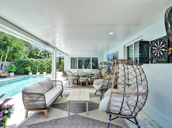 106 SE 10th Ct, Deerfield Beach FL 33441