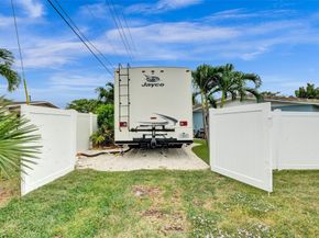 106 SE 10th Ct, Deerfield Beach FL 33441