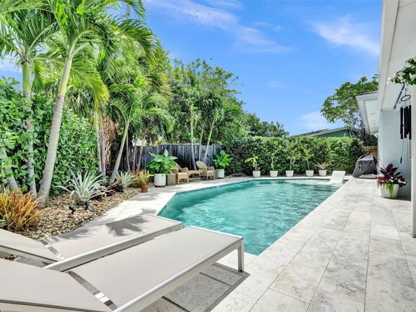 106 SE 10th Ct, Deerfield Beach FL 33441