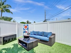 106 SE 10th Ct, Deerfield Beach FL 33441