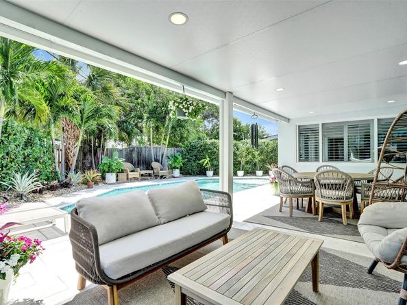 106 SE 10th Ct, Deerfield Beach FL 33441