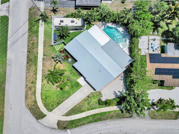 106 SE 10th Ct, Deerfield Beach FL 33441