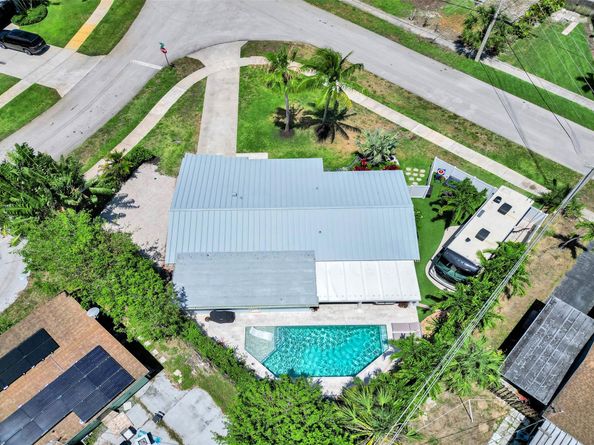 106 SE 10th Ct, Deerfield Beach FL 33441