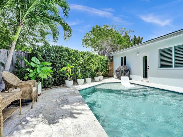 106 SE 10th Ct, Deerfield Beach FL 33441