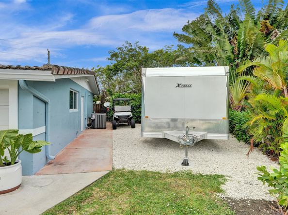 106 SE 10th Ct, Deerfield Beach FL 33441