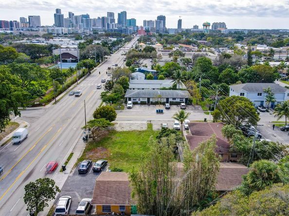 25 NW 11th St, Fort Lauderdale FL 33311