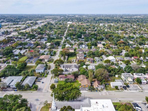 25 NW 11th St, Fort Lauderdale FL 33311