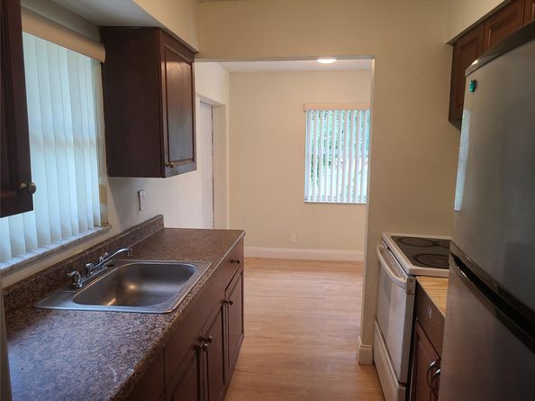 25 NW 11th St, Fort Lauderdale FL 33311