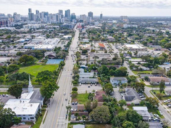 25 NW 11th St, Fort Lauderdale FL 33311