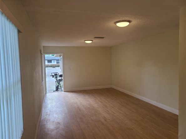 25 NW 11th St, Fort Lauderdale FL 33311