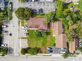 25 NW 11th St, Fort Lauderdale FL 33311