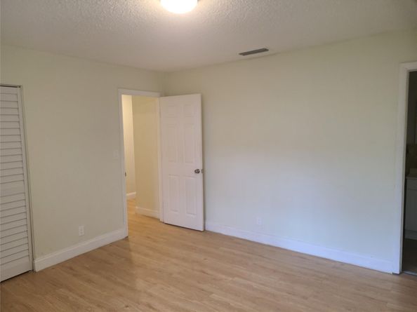 25 NW 11th St, Fort Lauderdale FL 33311