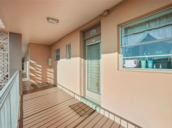 3001 NW 46th Ave 404, Lauderdale Lakes FL 33313