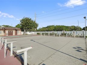3001 NW 46th Ave 404, Lauderdale Lakes FL 33313