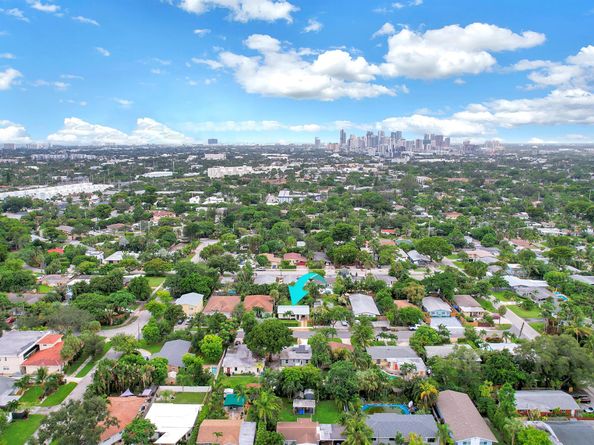 820 NE 17th Street, Fort Lauderdale FL 33305