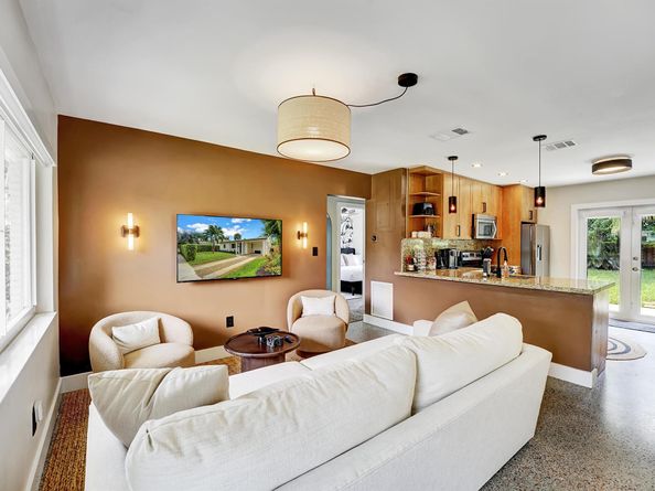 820 NE 17th Street, Fort Lauderdale FL 33305