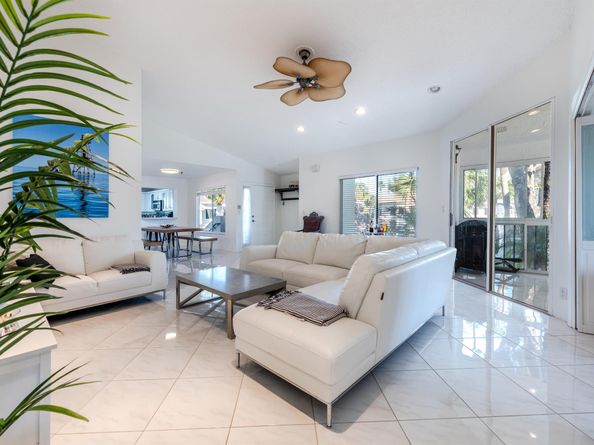 7485 Glendevon Lane 1105, Delray Beach FL 33446