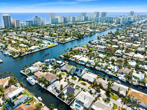 3061 NE 42nd St, Fort Lauderdale FL 33308