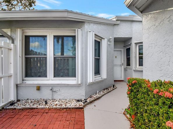 12233 Country Greens Boulevard, Boynton Beach FL 33437