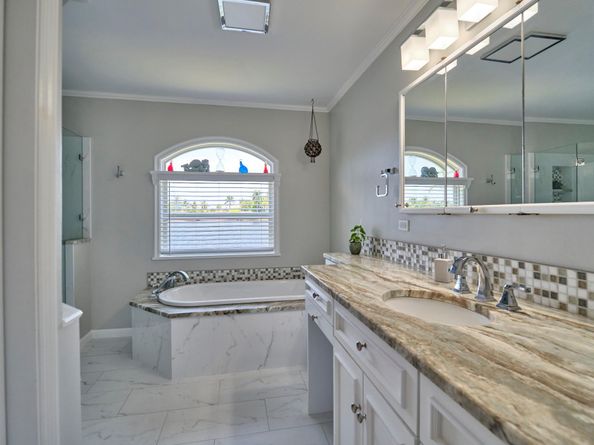 4800 NE 13th Ter, Oakland Park FL 33334