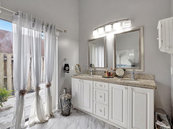5230 NW 73rd Way, Lauderhill FL 33319
