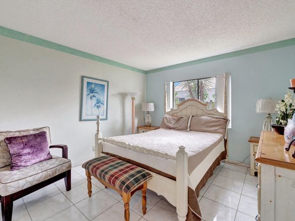 5230 NW 73rd Way, Lauderhill FL 33319
