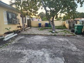 836 NW 101st St, Miami FL 33150