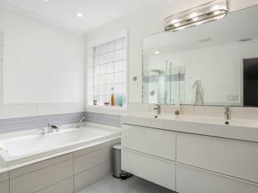 906 NW 83rd Dr, Coral Springs FL 33071