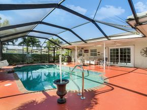 906 NW 83rd Dr, Coral Springs FL 33071