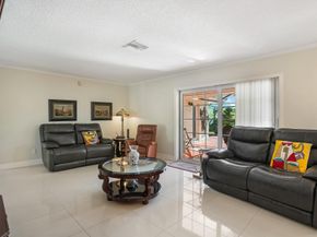 906 NW 83rd Dr, Coral Springs FL 33071