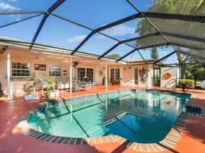 906 NW 83rd Dr, Coral Springs FL 33071