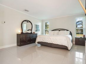 906 NW 83rd Dr, Coral Springs FL 33071
