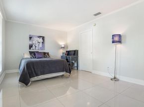 906 NW 83rd Dr, Coral Springs FL 33071