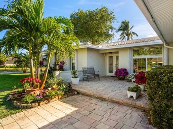 906 NW 83rd Dr