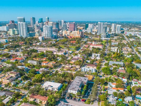 1220 NE 3rd St 205, Fort Lauderdale FL 33301