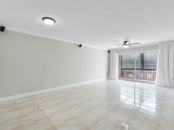 1220 NE 3rd St 205, Fort Lauderdale FL 33301
