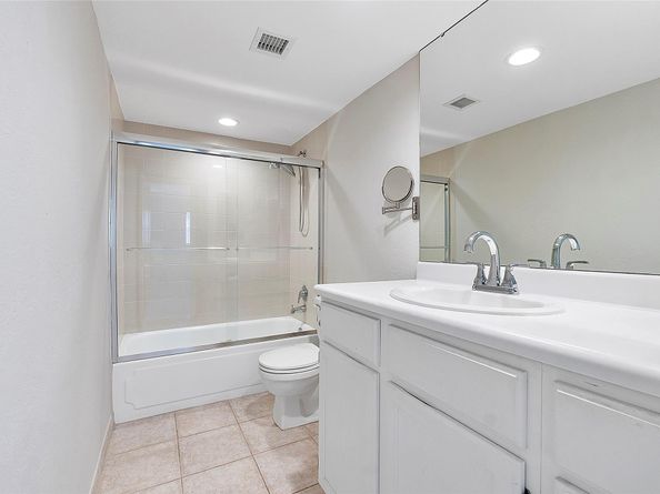 1220 NE 3rd St 205, Fort Lauderdale FL 33301