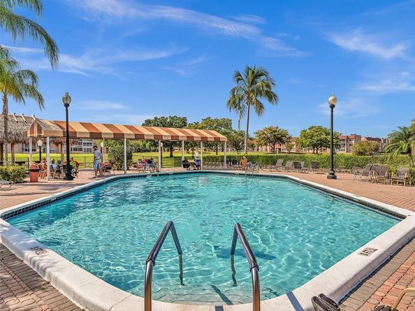 9660 Sunrise Lakes Blvd 301, Sunrise FL 33322
