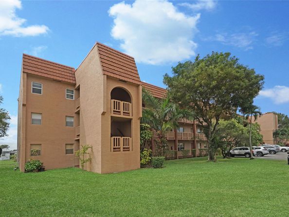 9660 Sunrise Lakes Blvd 301, Sunrise FL 33322