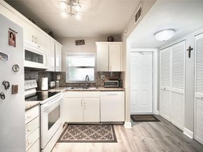 9660 Sunrise Lakes Blvd 301, Sunrise FL 33322