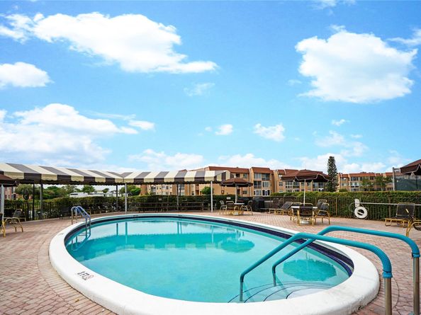 9660 Sunrise Lakes Blvd 301, Sunrise FL 33322
