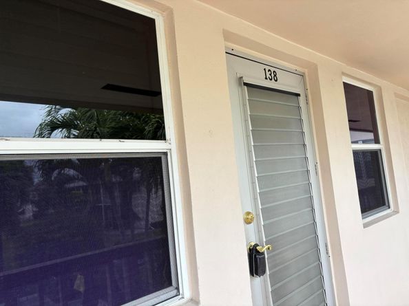 138 Waltham F, West Palm Beach FL 33417