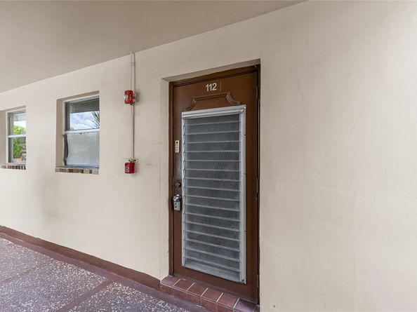 2711 N Pine Island Rd 112, Sunrise FL 33322