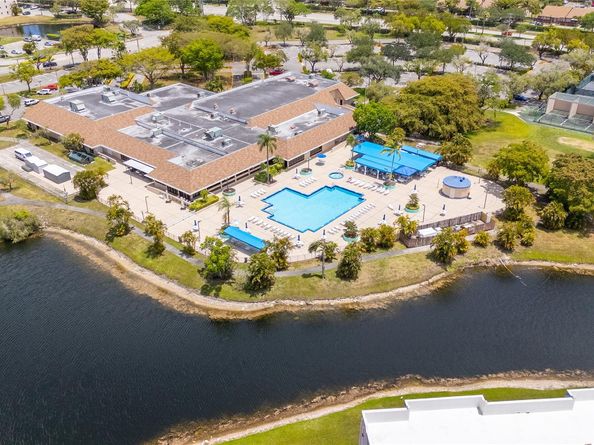 2711 N Pine Island Rd 112, Sunrise FL 33322