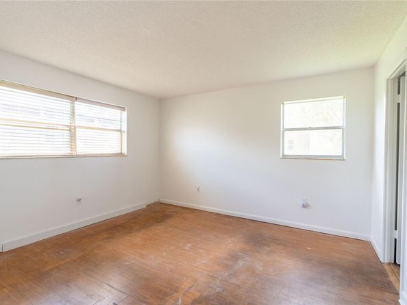 2711 N Pine Island Rd 112, Sunrise FL 33322