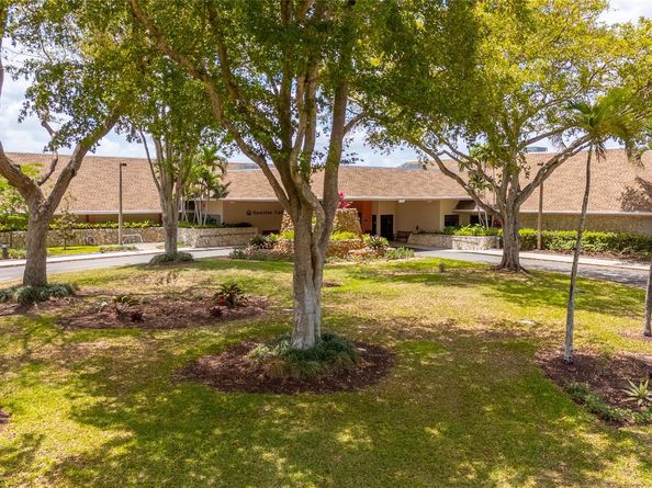 2711 N Pine Island Rd 112, Sunrise FL 33322