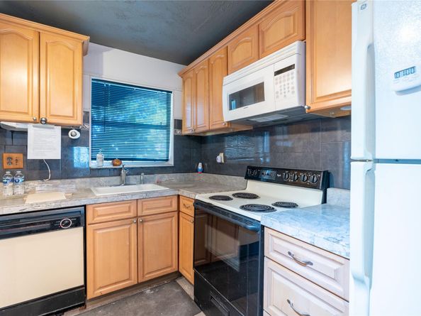 2711 N Pine Island Rd 112, Sunrise FL 33322