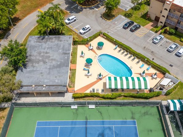 2711 N Pine Island Rd 112, Sunrise FL 33322