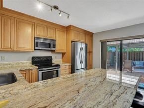 2070 SW 90th Ave C14, Davie FL 33324