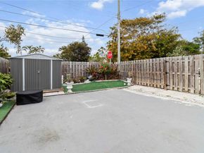 501 S E St, Lake Worth Beach FL 33460